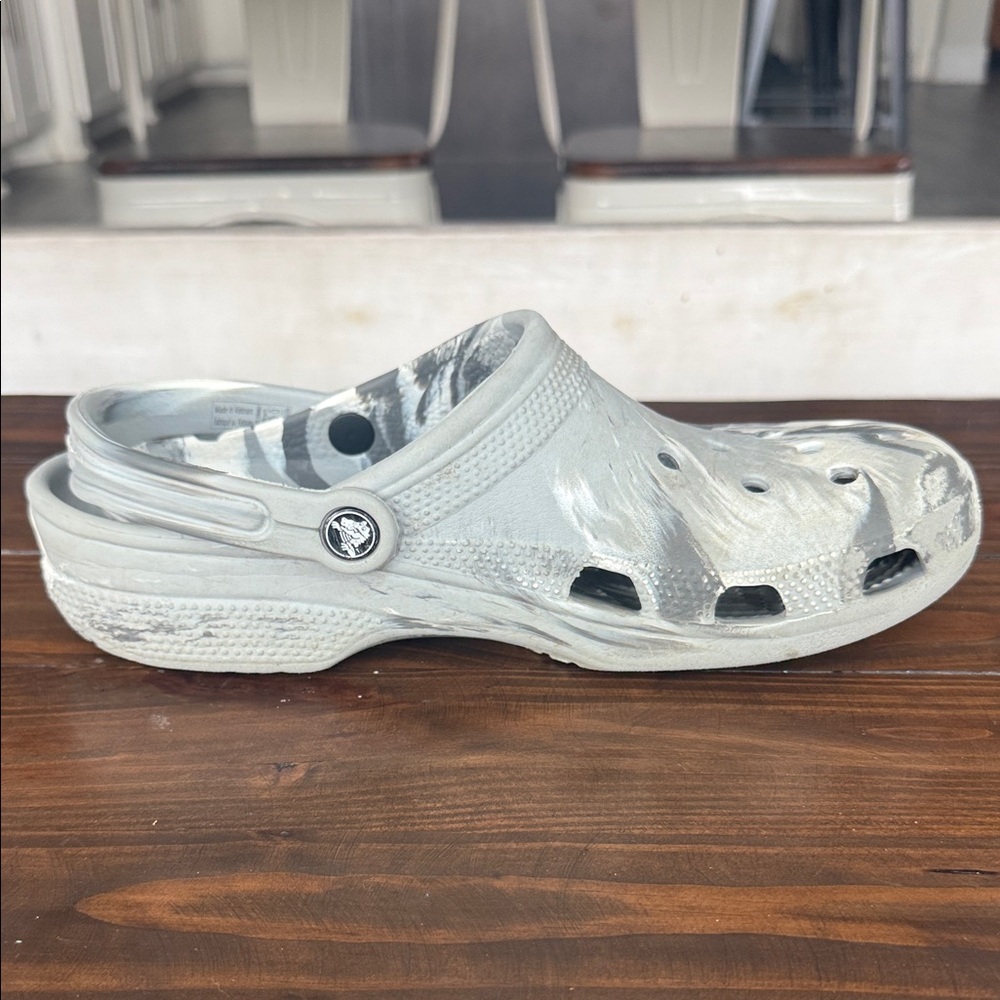 2 Pair Men’s Crocs Size 9 Blue and Gray Clogs - Picture 16 of 17